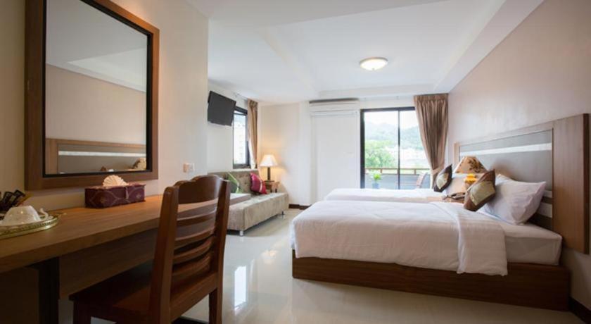 Patong V Hotel Exterior photo