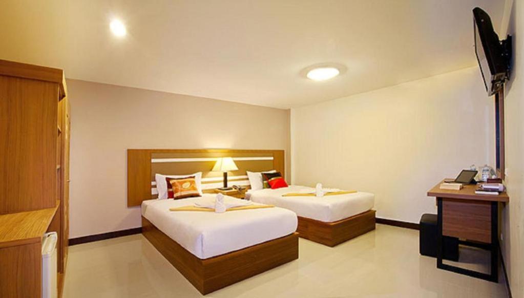 Patong V Hotel Exterior photo