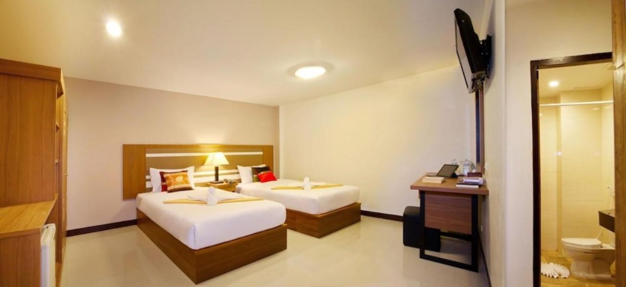 Patong V Hotel Exterior photo