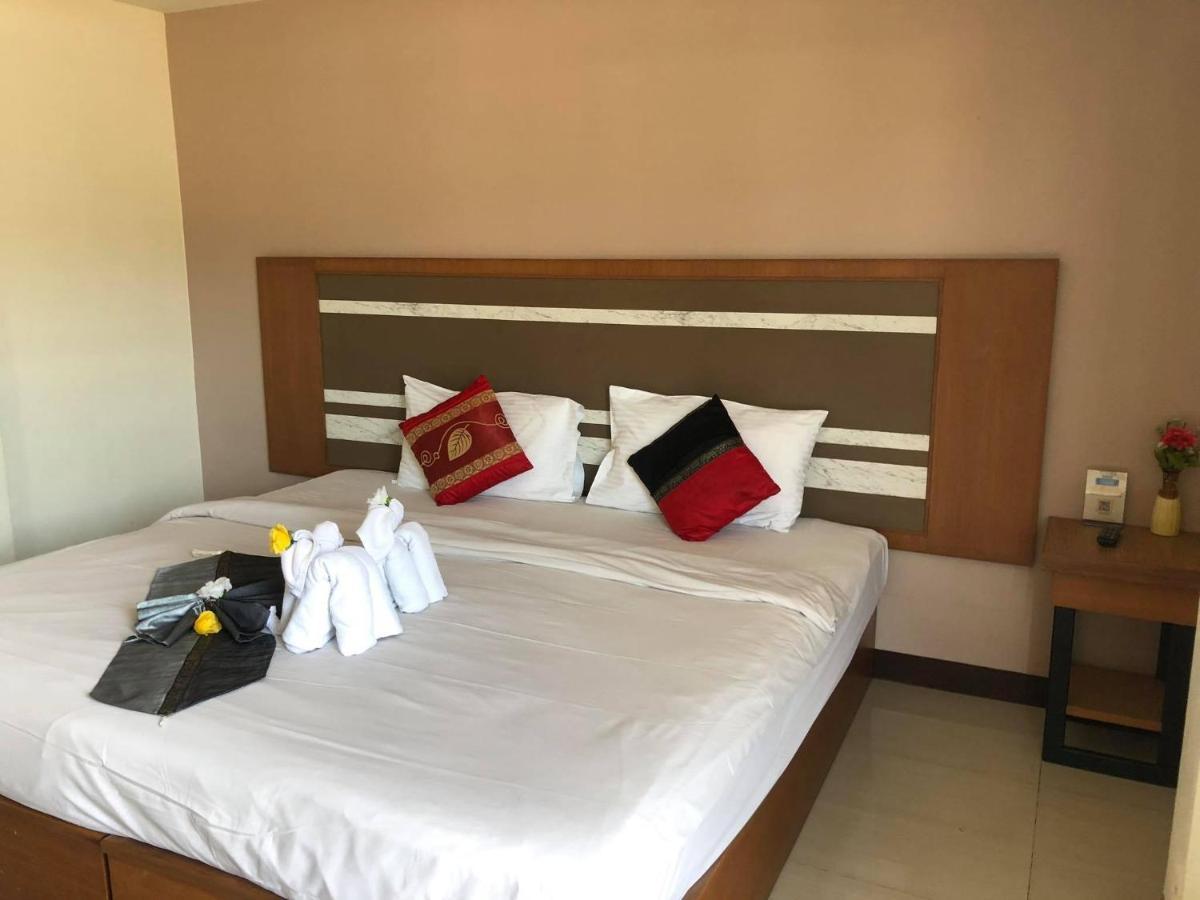 Patong V Hotel Exterior photo