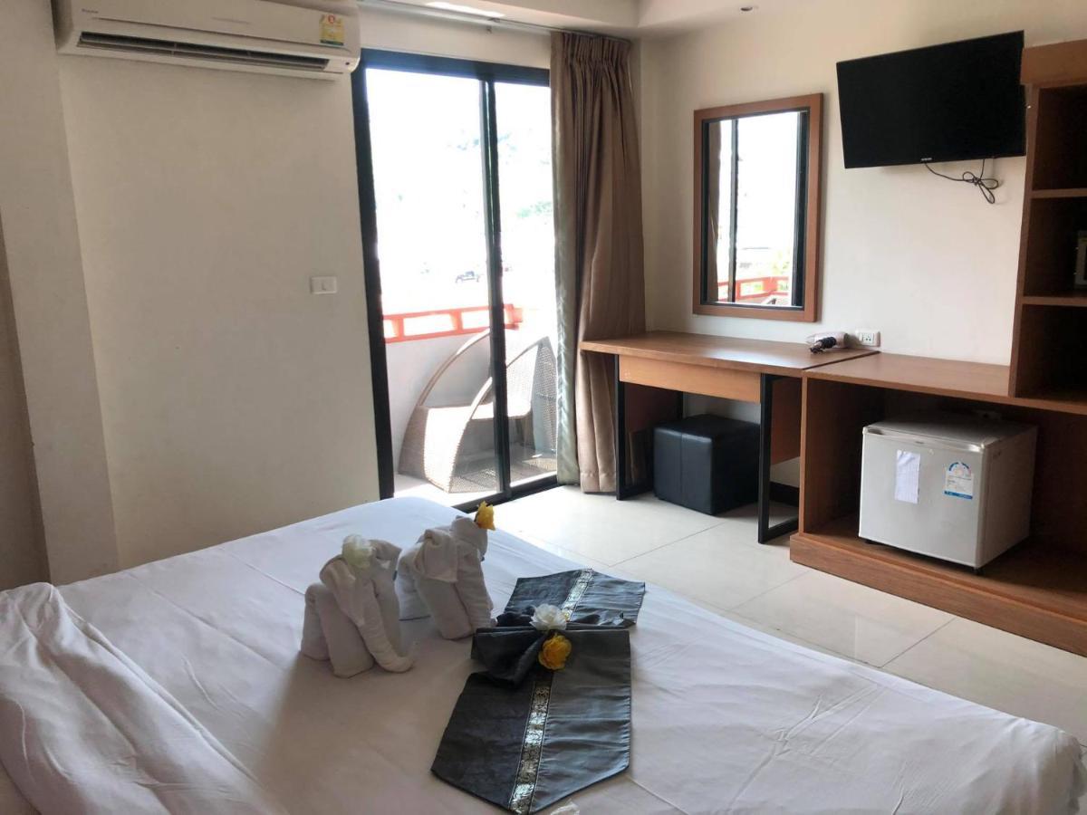 Patong V Hotel Exterior photo
