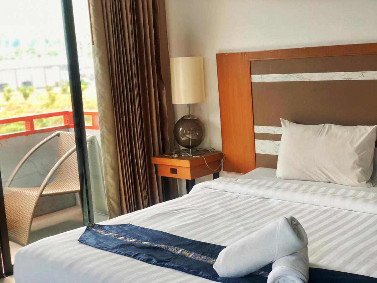Patong V Hotel Exterior photo